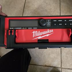 M18 Packout Jobsite Radio/charger