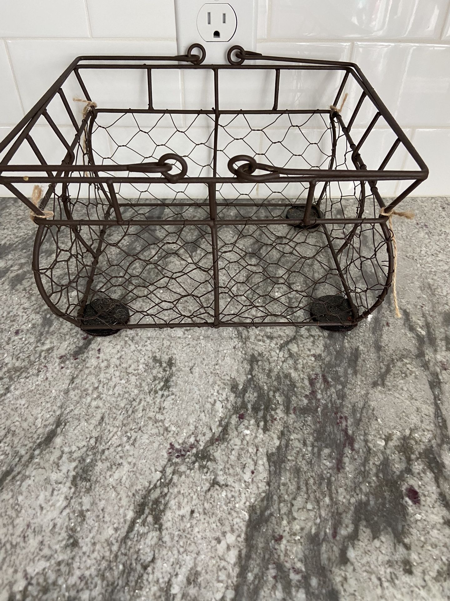 Wire basket