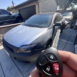 Car keys/Fobs/Llaves de Autos