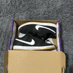 Nike dunk black gum size 10