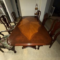 Wooden Dining Table 6 Chairs With Cushion Excellent Condition Well Kept