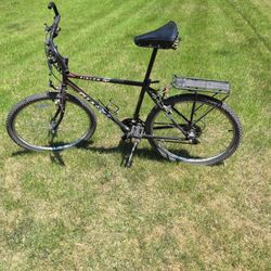 Giant Bike, Bicycle, 26-in Tires, Long Seat Post, 19-in Frame