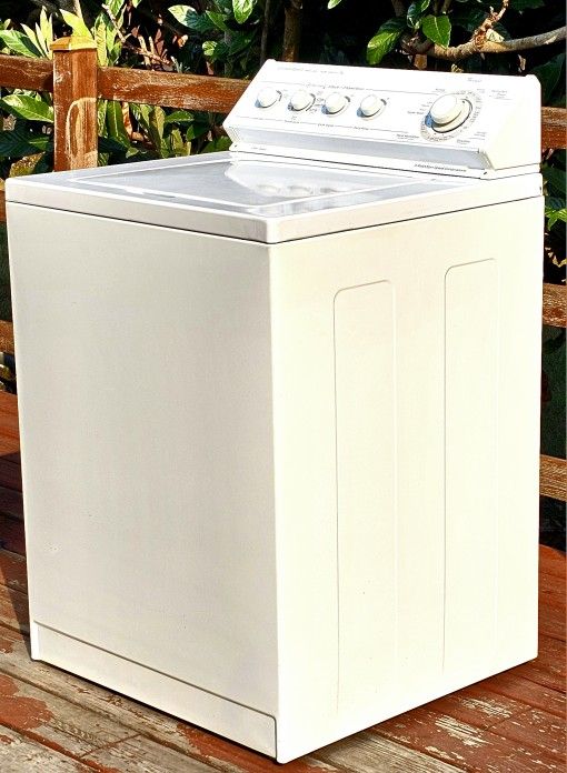 Whirlpool® "Ultimate Care 2™", Heavy-Duty, Super-Capacity Plus, Nine Cycle Washer.
-EXCELLENT Condition: Spent most time in storage..