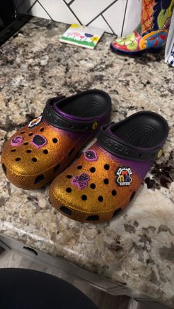 Women’s 9 hocus pocus crocs