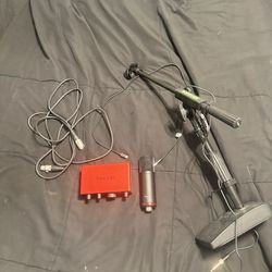 Scarlett Solo Recording Setup