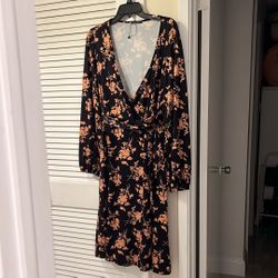 V-neckline, long or lantern sleeves with elastic cuffs, and a tie-waist or wrap style. Materials: These dress