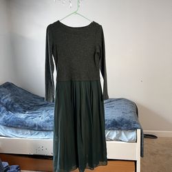 Green midi dress with pleated skirt, long sleeves, and a touch of whimsy #fairycore #cottagecore