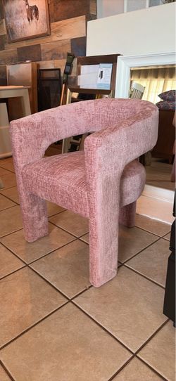 Pink accent chair