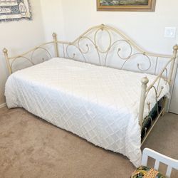 Trundle Bed, Day Bed