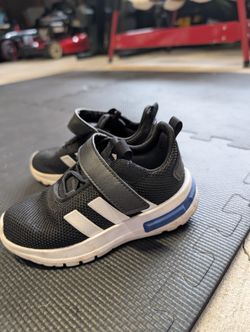 Kids Tennis Shoes
