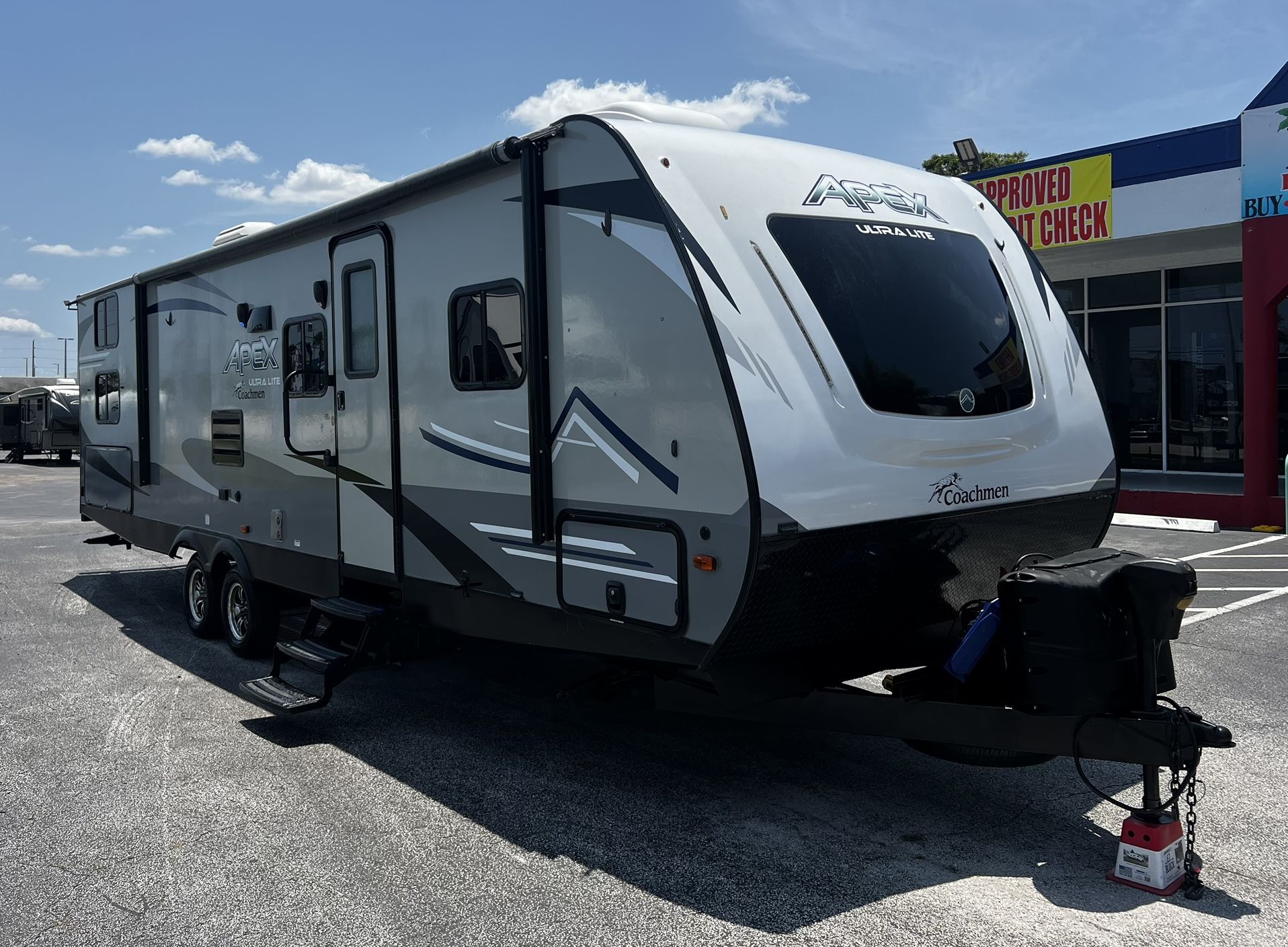 2019 Coahmen Apex 289TBSS