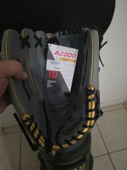 A2000 pitcher/ outfielder lefty glove size 12.5"
