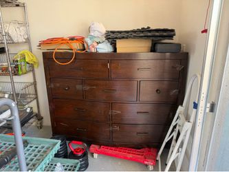 Dresser