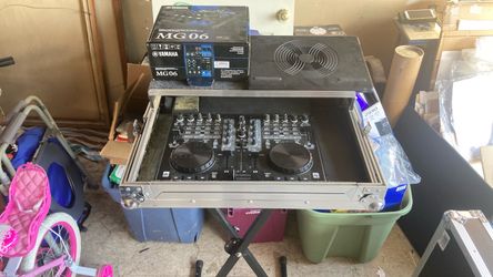 DJ Controller in Road Case