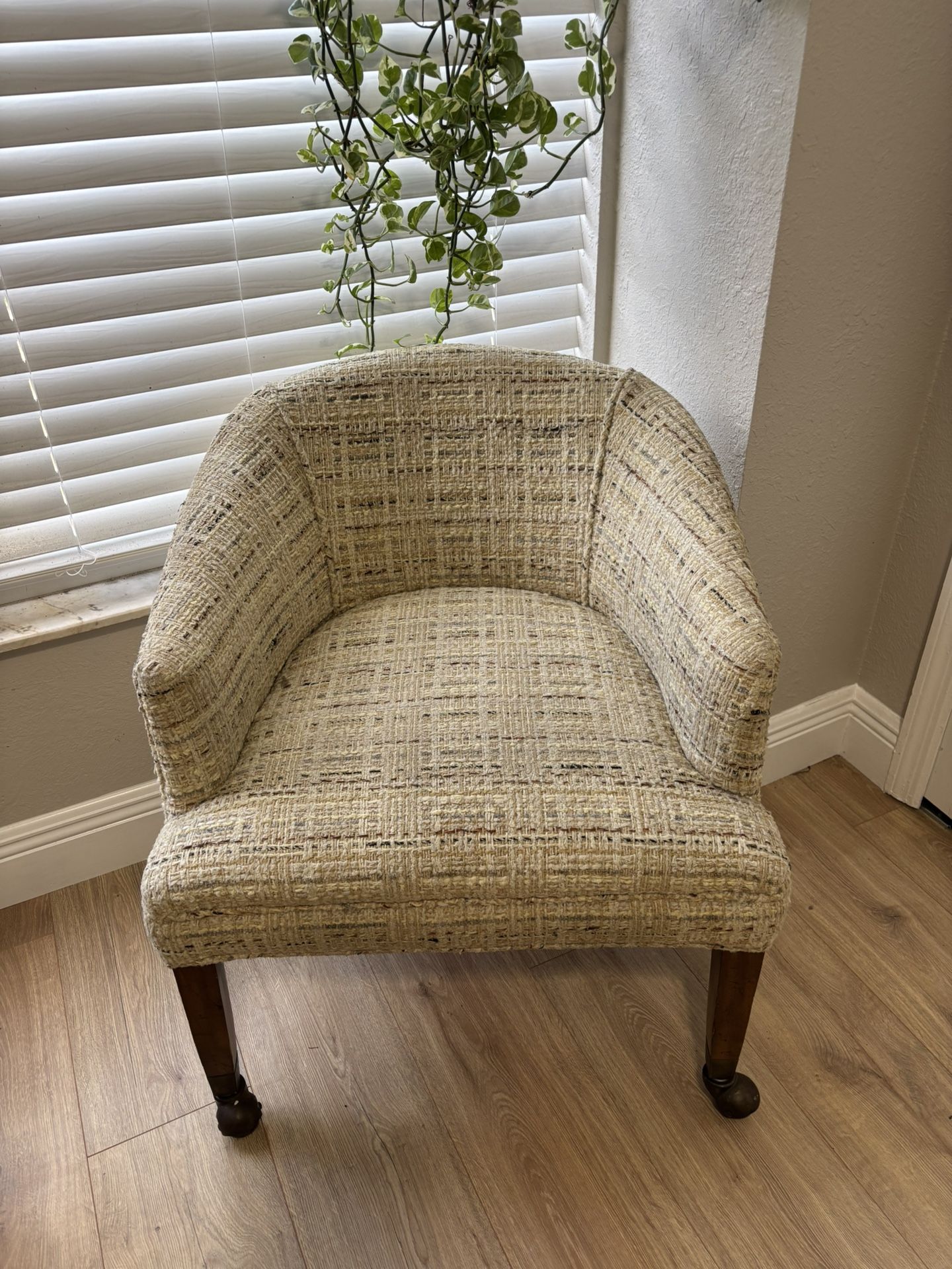 Set of 4 Vintage Accent Chairs – Winter Springs Pickup