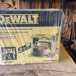 Dewalt Thickness Planer
