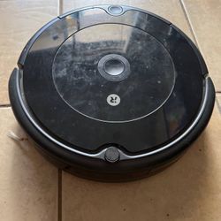 Roomba 692 Vacuum