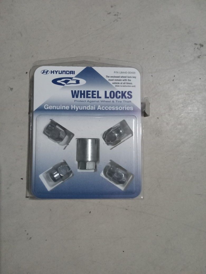 HYUNDAI WHEEL LOCKS P/N U8(contact info removed)0 brand new, package  sealed.