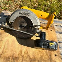 DeWalt Circular Saw 18 Volt 