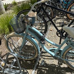 Beach cruiser bike