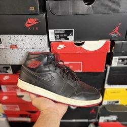 Jordan 1 Mid Black Red White size 10.5 USED But Clean