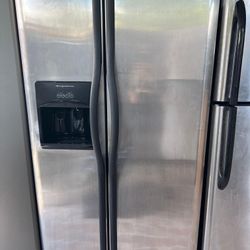 Frigidaire Fridge 