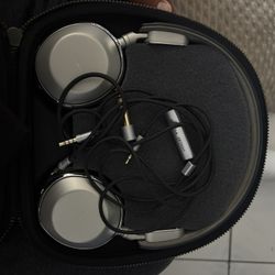 Shinola Canfield Over-Ear Headphones (Detroit)  Great condition, comes with original case and cables. Everything works perfectly. Premium build and so