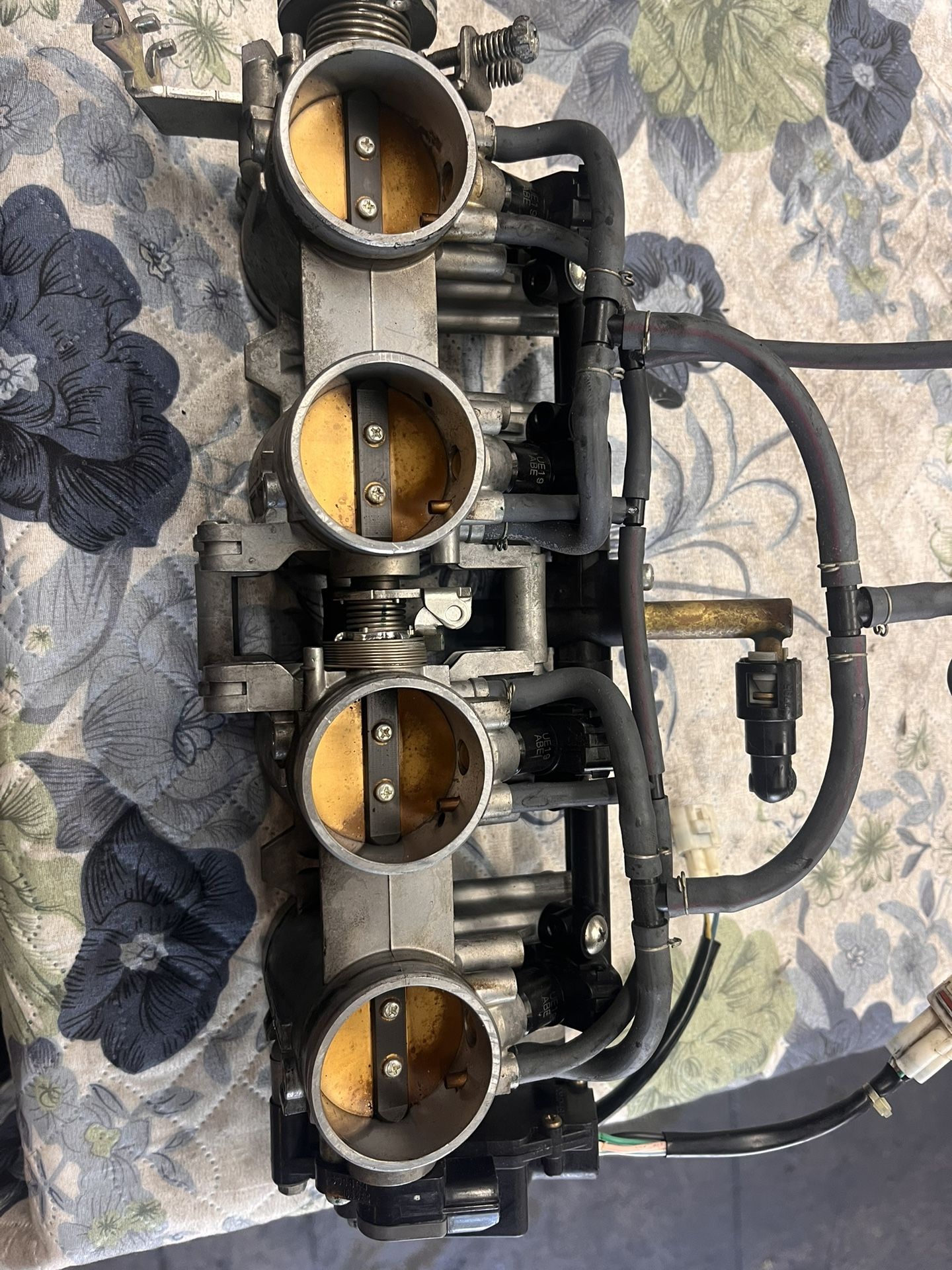 GSXR1000 Throttle bodies 2006 Suzuki 13405.41G00, 41G10