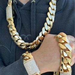 New 24MM Diamond Lock Cuban Link Set 14k Gold Plated Doesn't Loses Color 