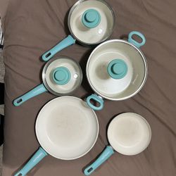 NICE Lot Of  Kitchen Stuff