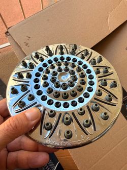 Rain shower head by waterpick.