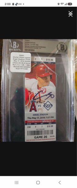 Get this yohinobu funko pop free when u buy this Ohtani autograph