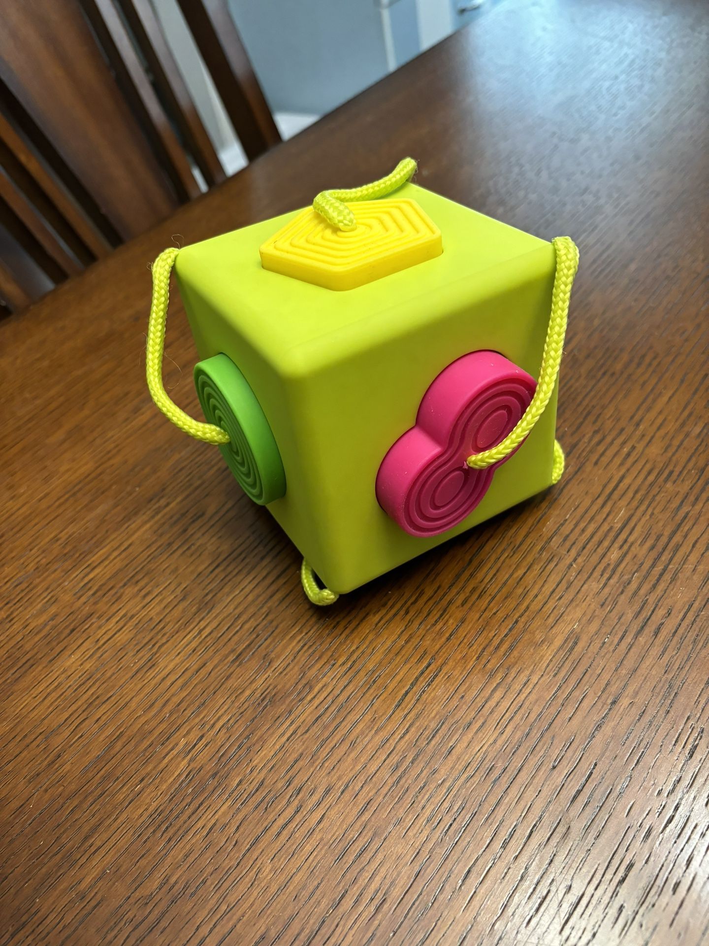 OombeeCube Tethered Shape Sorter