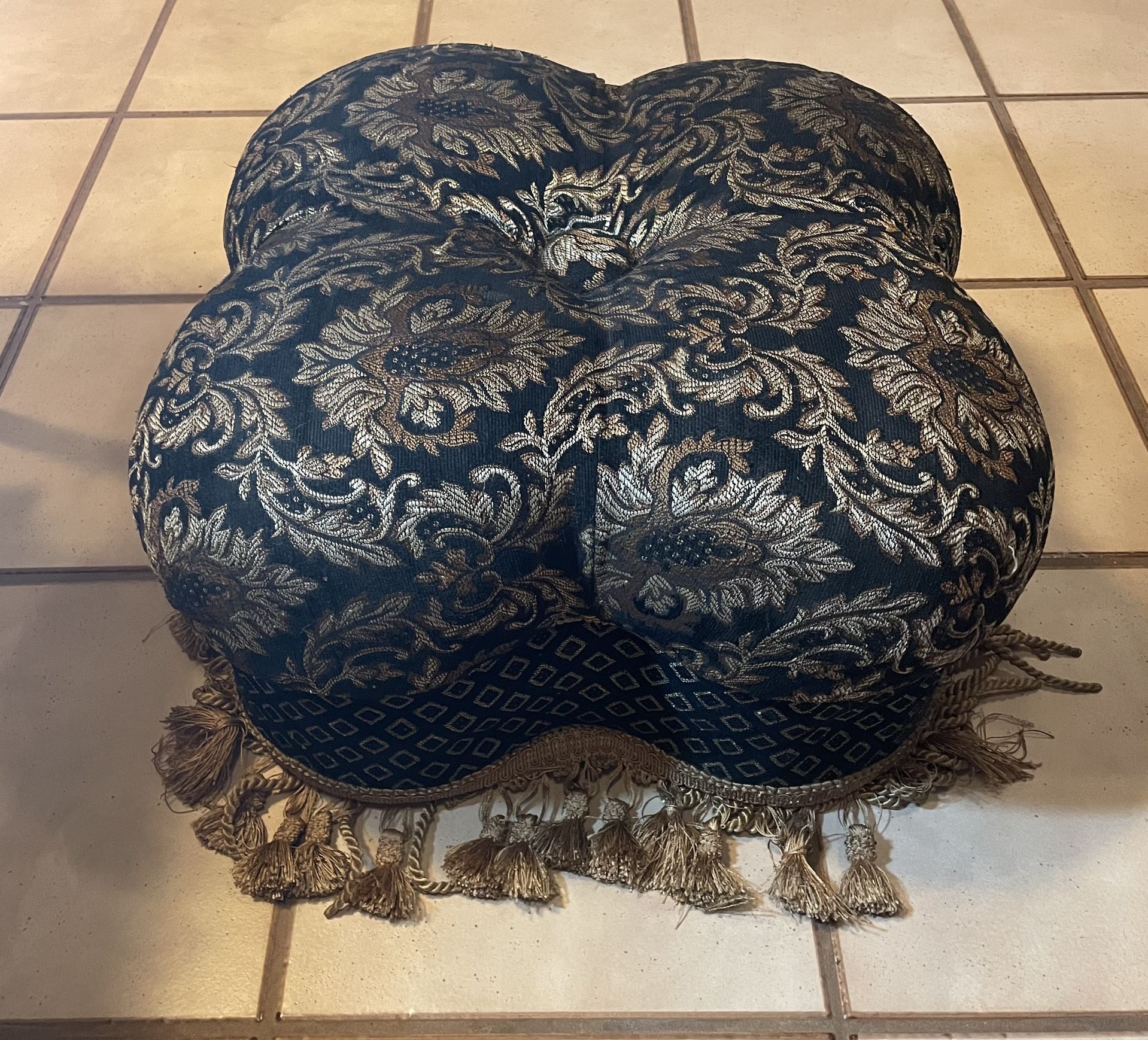 Unknown Vintage Clover Ottoman (ACG Green Group)