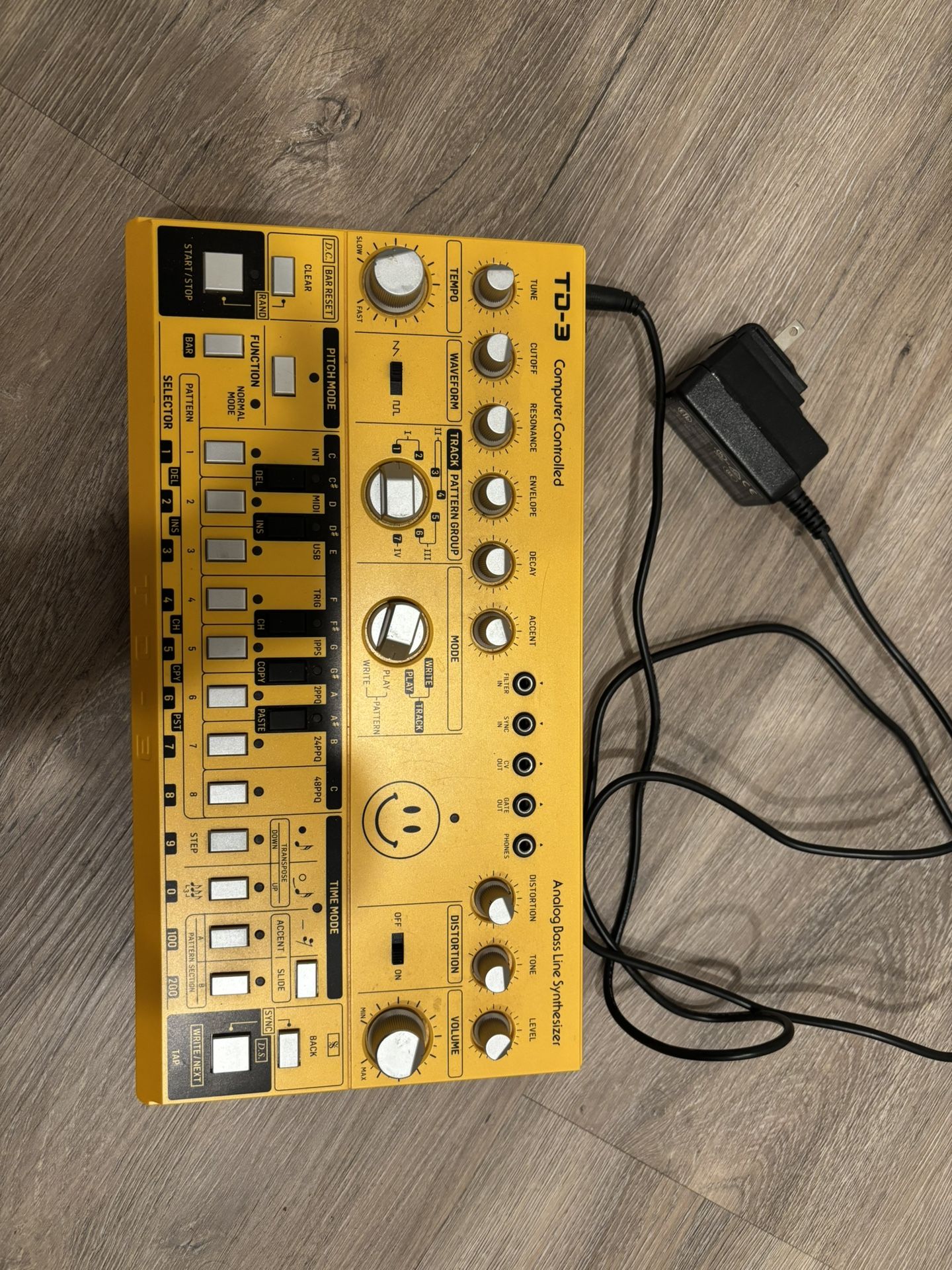 Behringer TD-3 Analog Bass Line Synthesizer