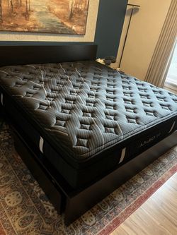 King Size New Luxury Mattress by Novaform