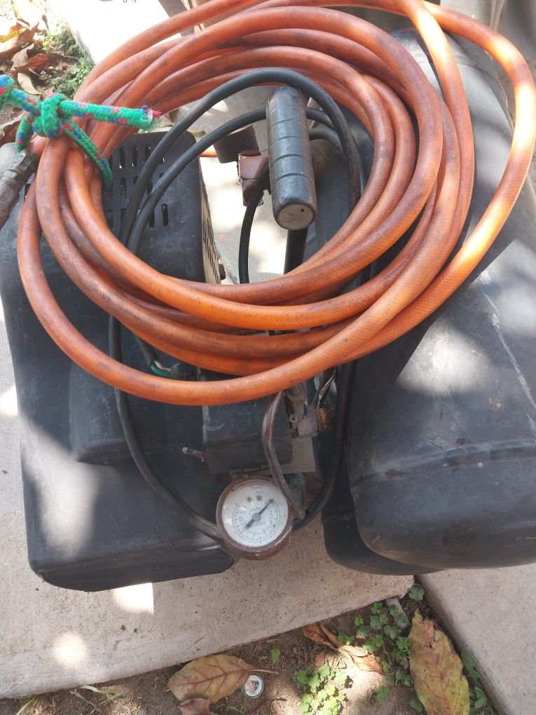 8GL COMPRESSOR USED IN EXCELLENT WORKING CONDITION