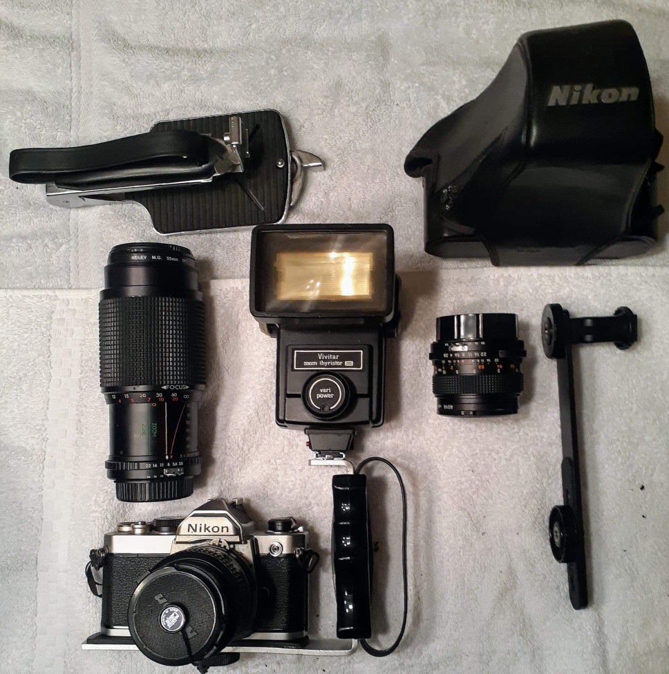 Vintage Nikon FM SLR camera & acc6.
