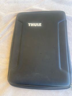 THULE Laptop Computer Tablet Hardcover Bag Zip Black Travel 15 Inch Mint