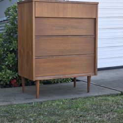 1960s Ward Furniture Mid-Century Modern 4-Drawer Chest of Drawers