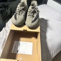 Yeezy 350 V2 Granites size 6 