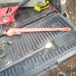 Huge Pipe Wrench Pittsburgh Almost Like New Teeth