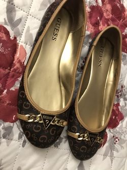 Women’s guess flats