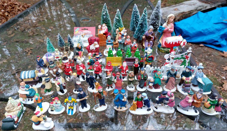 Huge lot of different vintage Christmas figurines