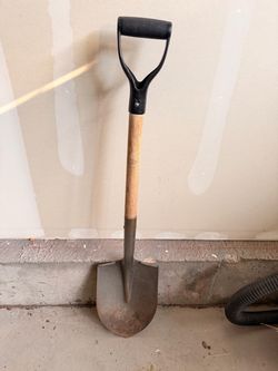 Garden shovel