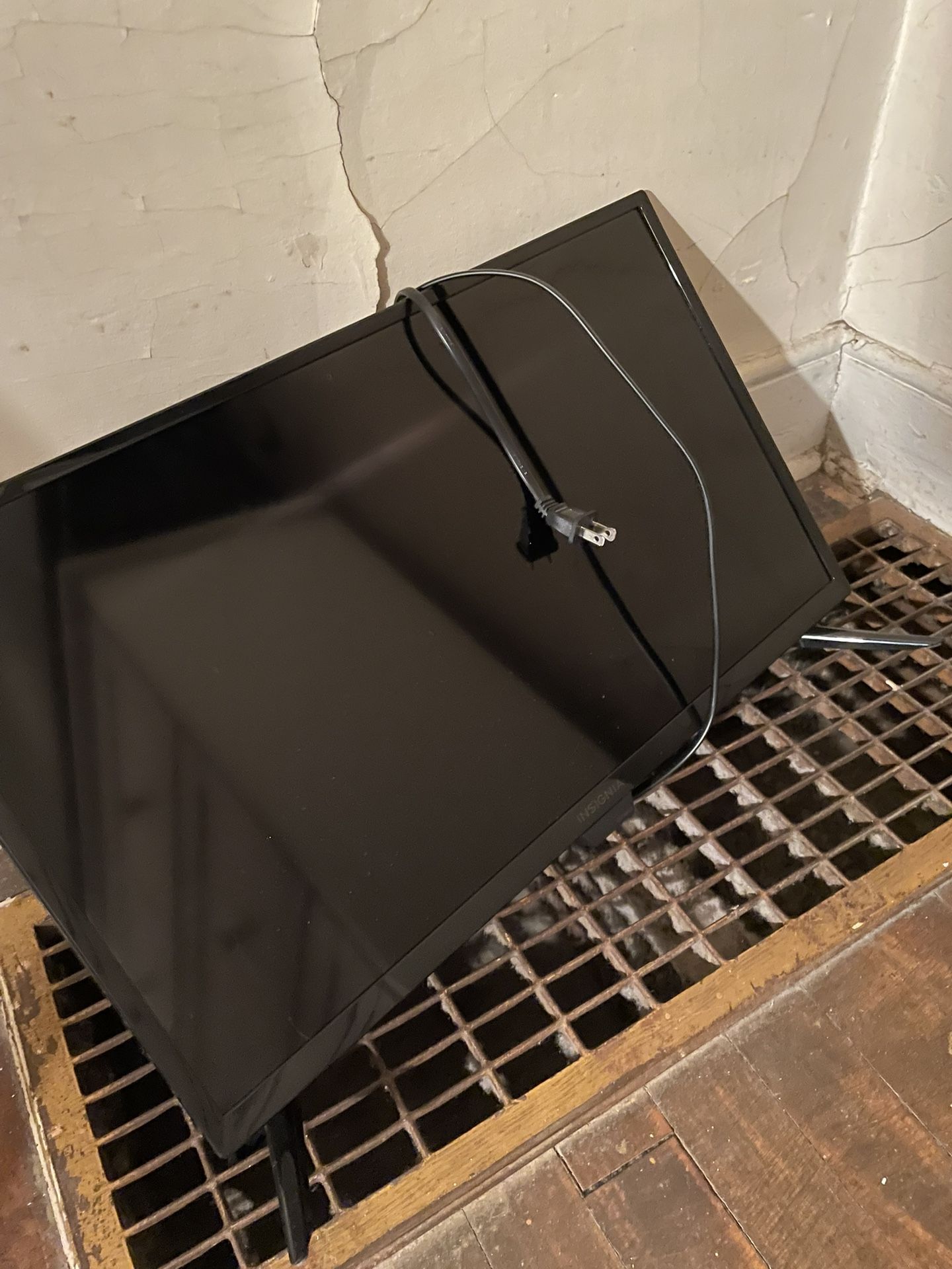 Insignia TV