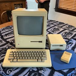 Original Apple Macintosh 1984
