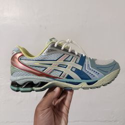 ASICS Gel-Kayano 14  Sz 13
