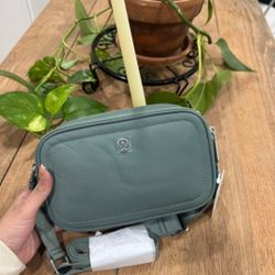 Lululemon Crossbody Bag 2L