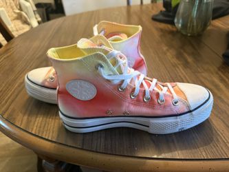 Women’s Size 8 Platform Converse 